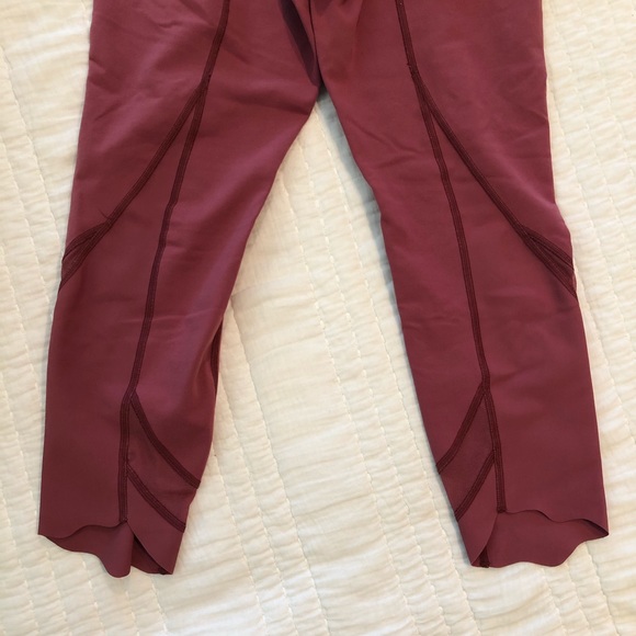 ๐ Lululemon Wunder Under Crop II Scallop 24โ - Picture 4 of 7